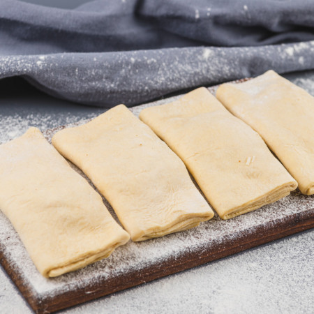 Слойки с ветчиной и сыром 4 шт., замороженные