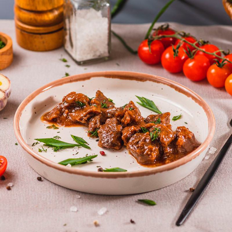 Гуляш из говядины Гуляш из говядины