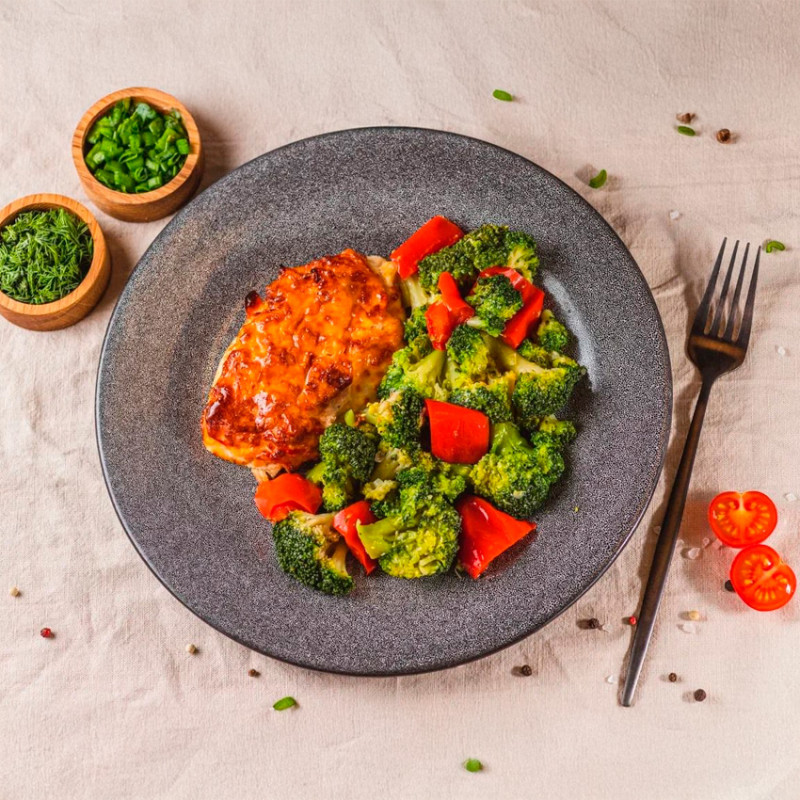 Куриная грудка по-болгарски и брокколи с болгарским перцем