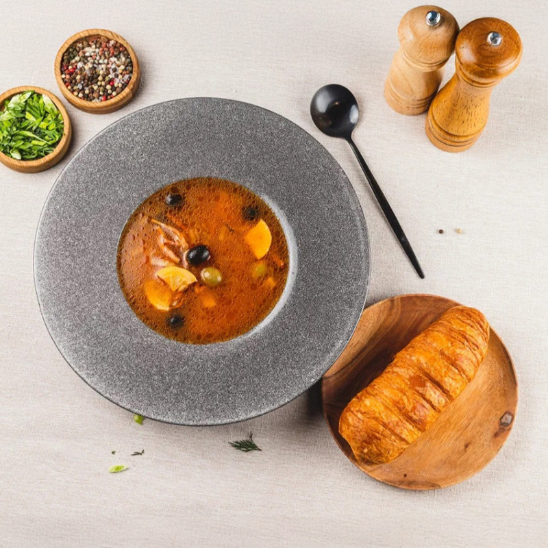 Солянка и сосиска в тесте