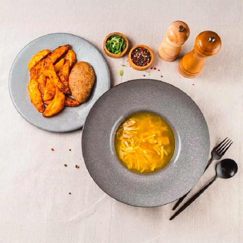 Котлета домашняя с картофелем по-деревенски и суп-лапша с курицей