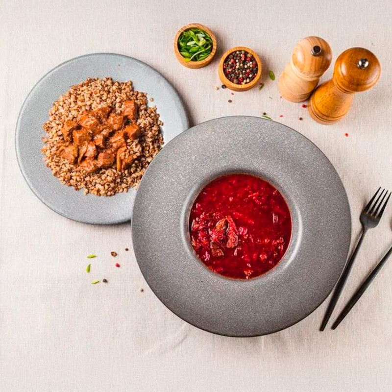 Гуляш из говядины с гречкой и борщ с говядиной