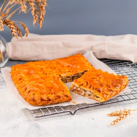 Слоеный пирог свинина и картофель