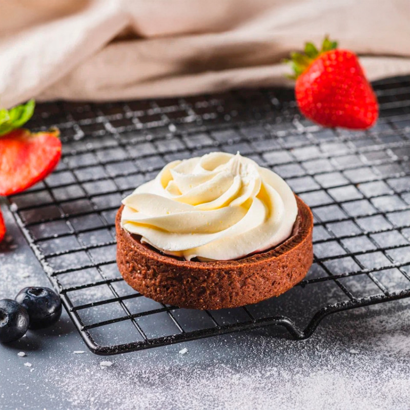 Тарталетка шоколадная с вишней Тарталетка шоколадная с вишней